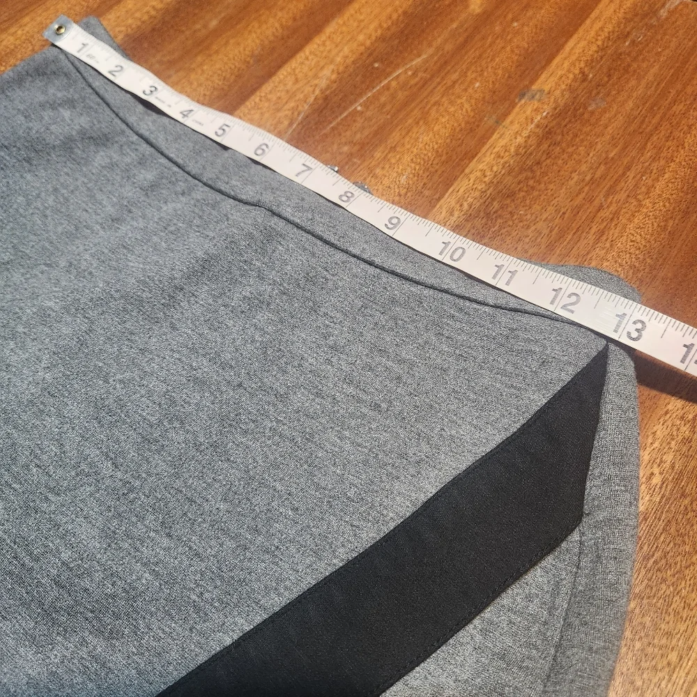 Bebe Elegant Gray Wrap Skirt Sz 6 - Picture 9 of 13